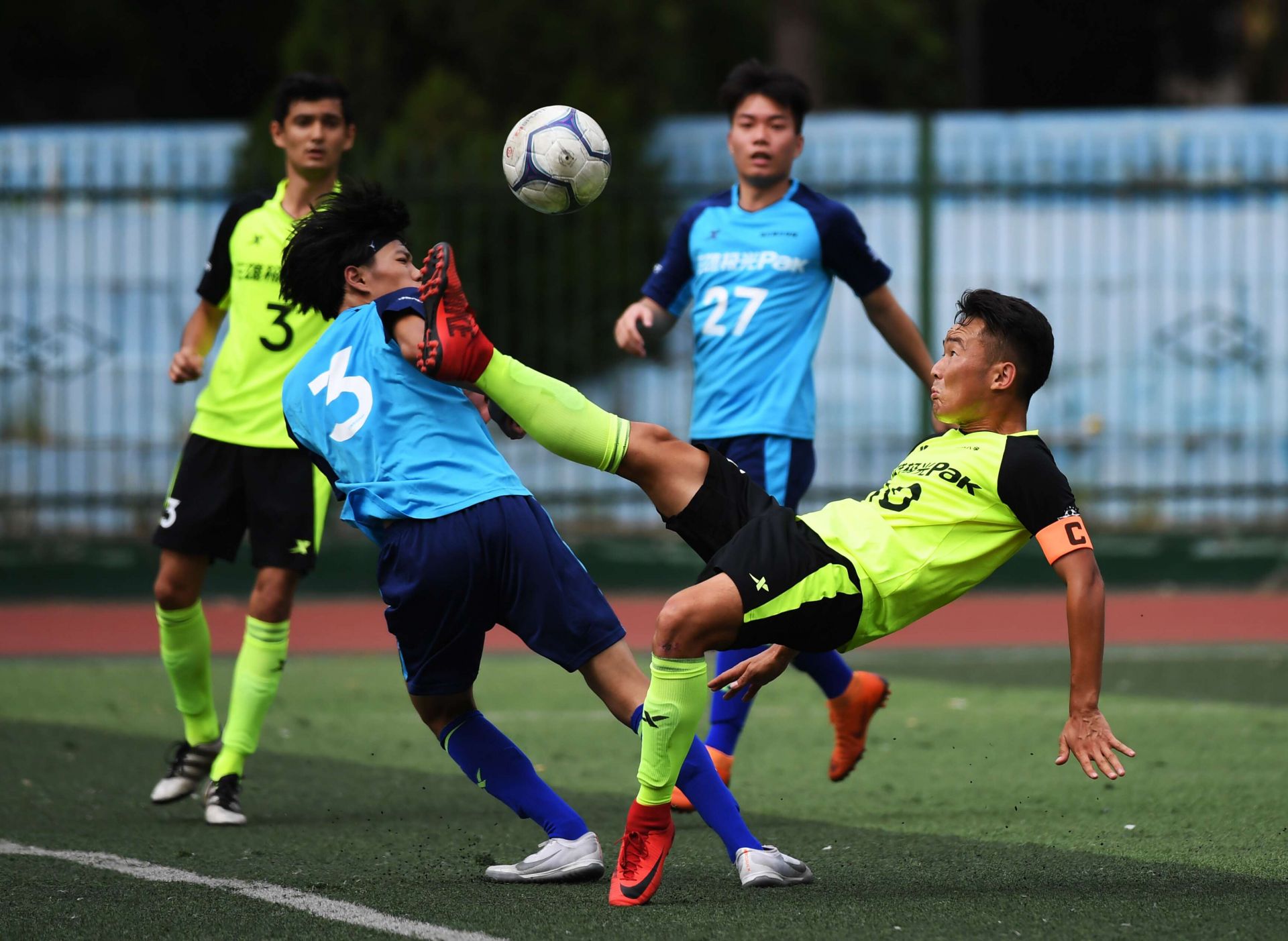 终极对抗!足球战火再次点燃 终极对抗!足球战火再次点燃