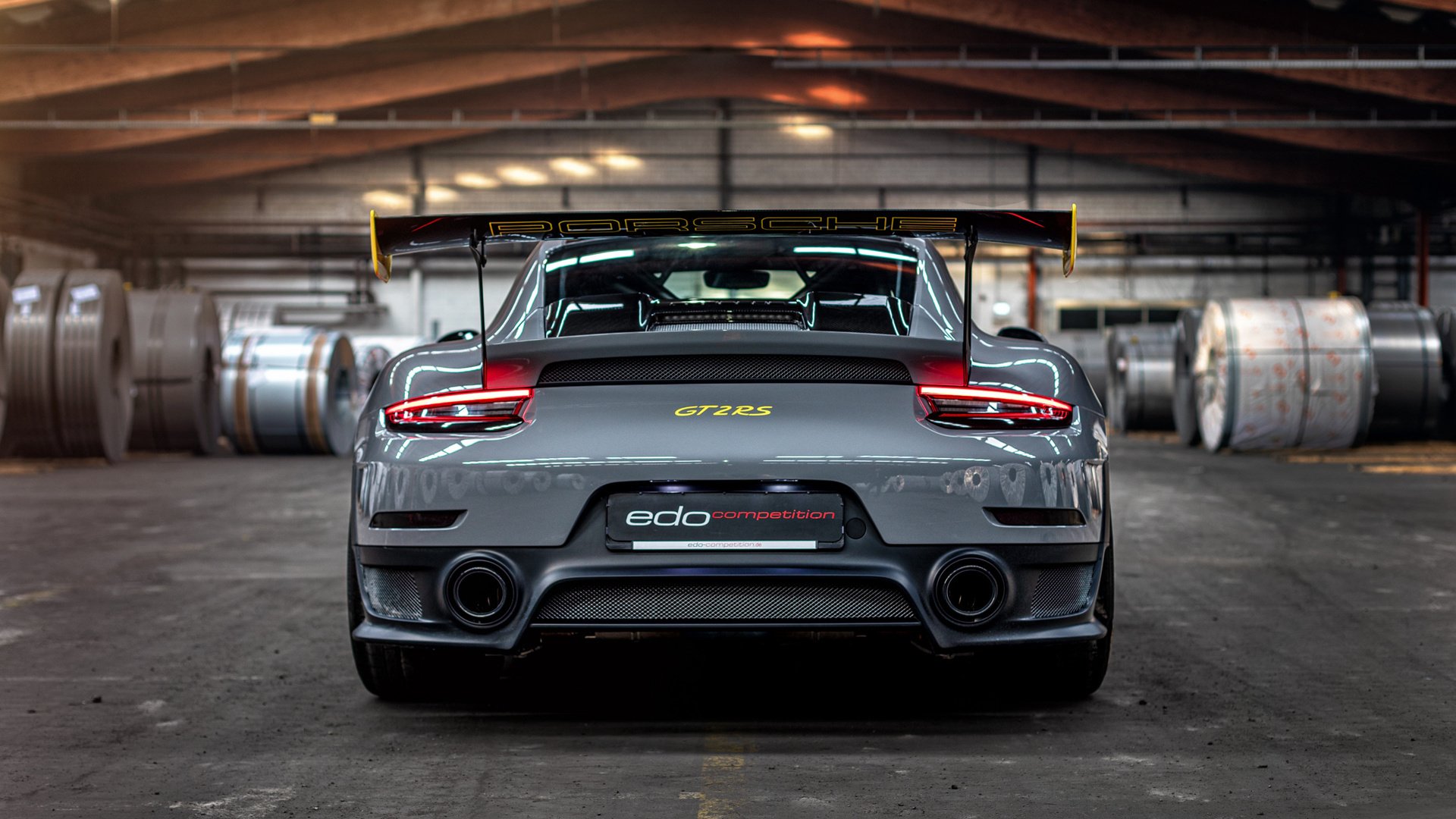 绿茵绝杀与赛道统治,英格兰与阿克的荣耀之日